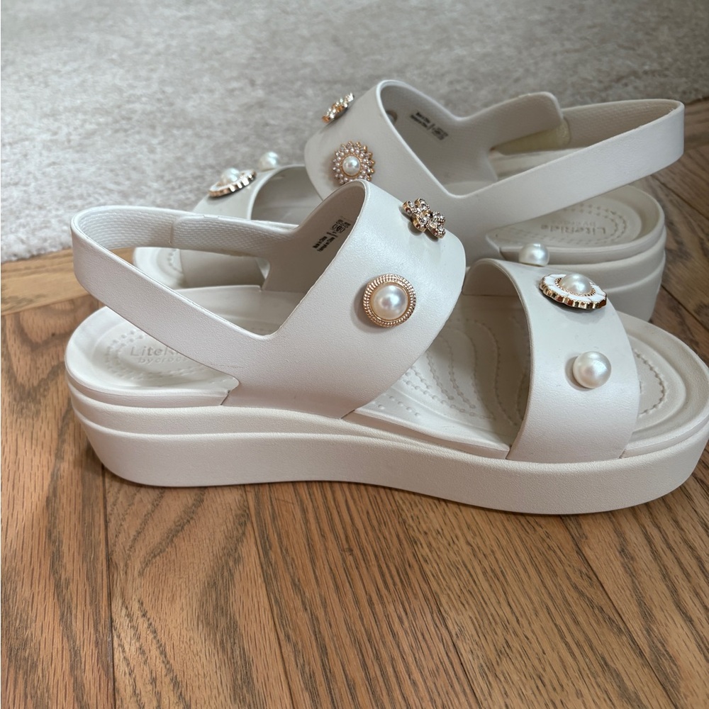 Elegant White Sandals with Pearl Accents
